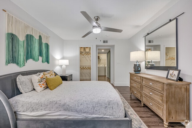 1BR, 1BA - 750SF - Bedroom