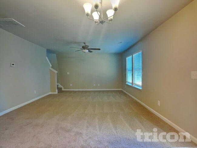 Photo - 572 Lakerun Dr