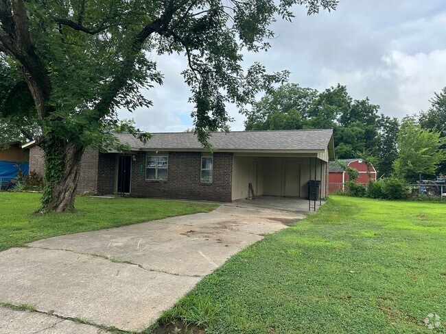 Building Photo - $1300 move-in special Rental