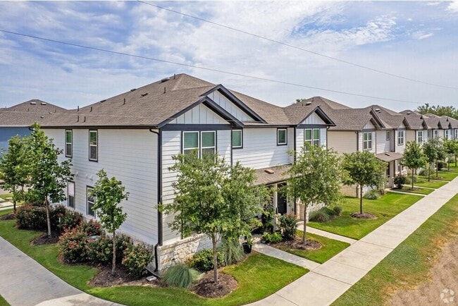 Photo - 705 Horseshoe Dr