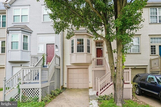 Building Photo - 104 Frazer Dr