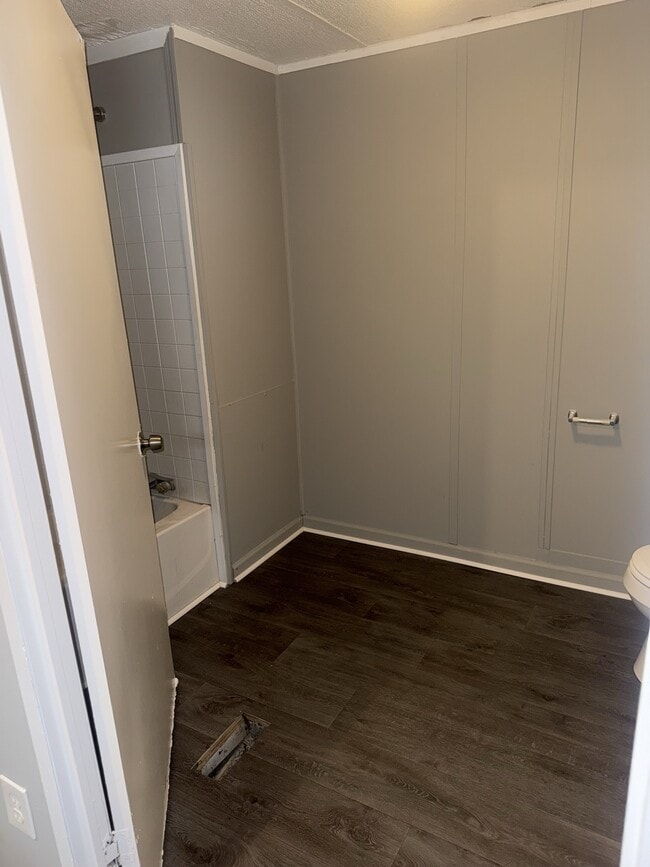 Photo - 1409 Bartley Ct