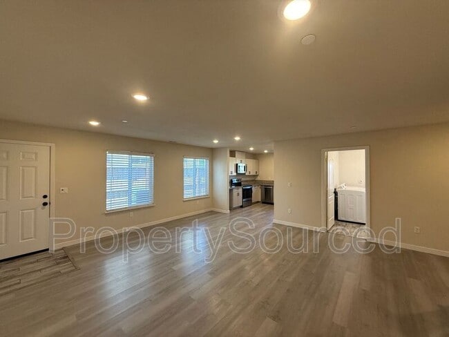 Photo - 936 W Alameda St
