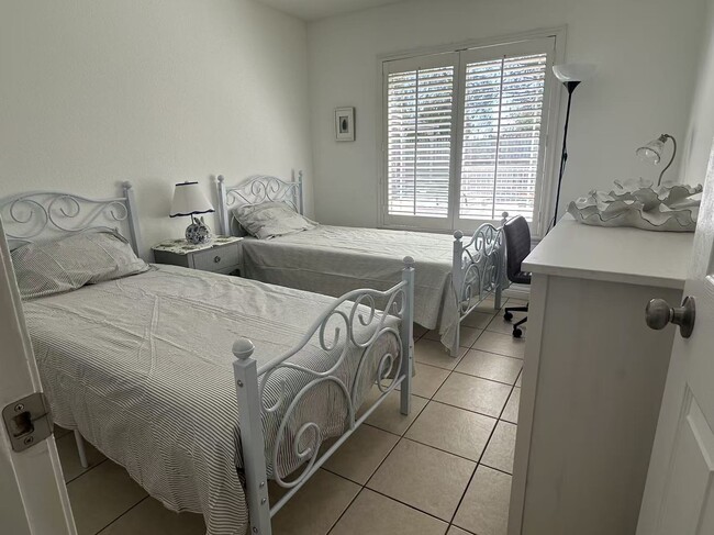 13422 Parkview Ter