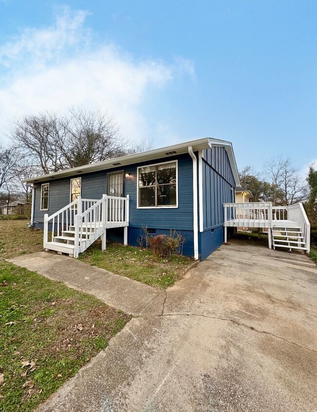 Building Photo - 1920 15th Way SW