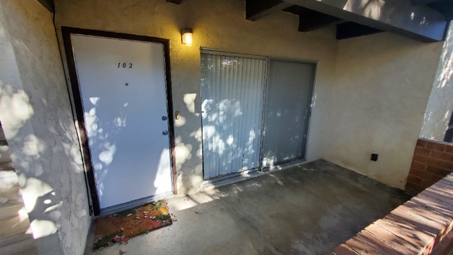 Photo - 2213 Voorhees Ave Unidad 102