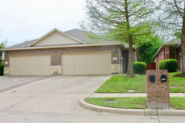 Building Photo - 2410 Ravenwood Ct