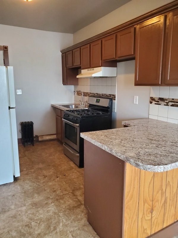 Building Photo - 1502 Broadway St