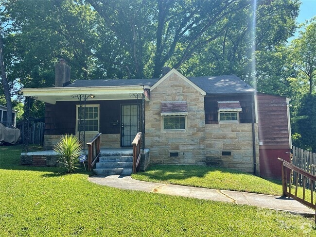 Building Photo - 617 Ambassador St Rental