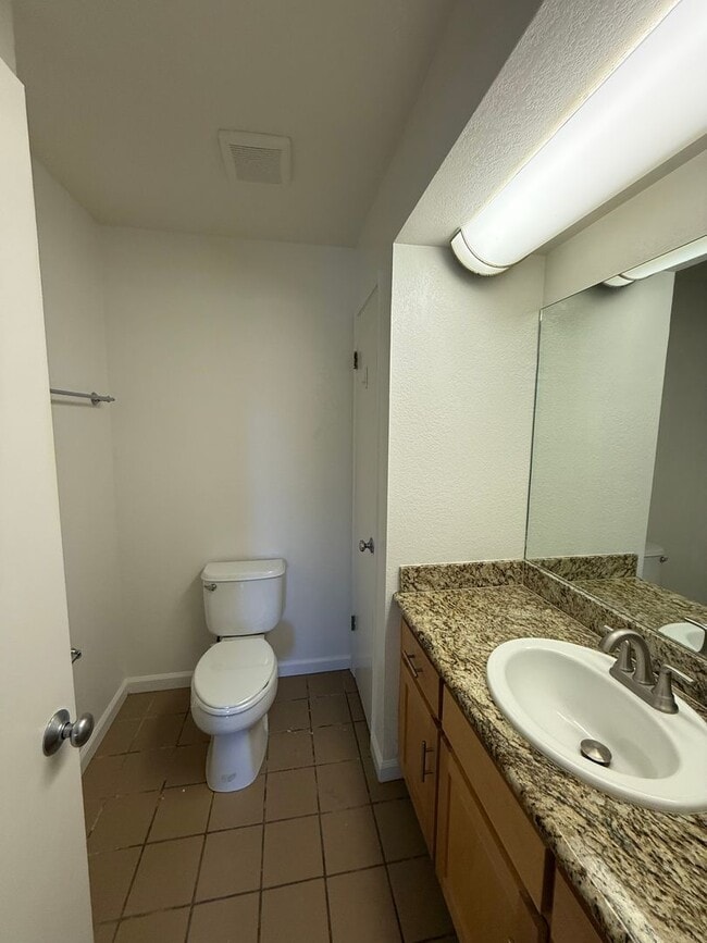 Photo - 2 BEDROOM TOWNHOUSE