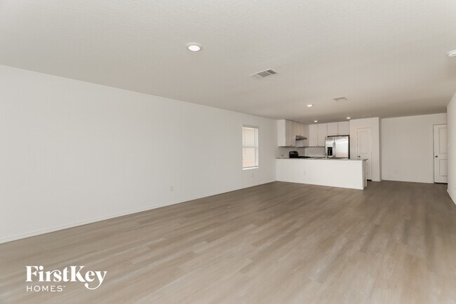 Photo - 10623 Vinateros Dr