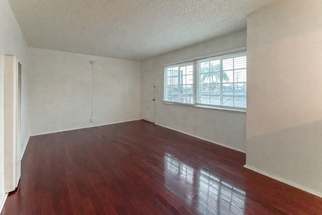 Photo - 906 Edgewood St Unit 2