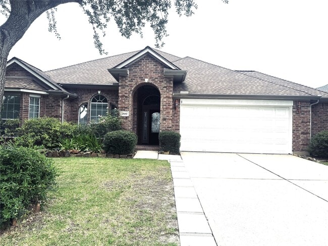 Photo - 2910 Sandleigh Dr