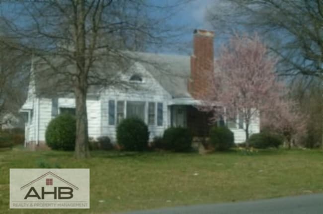 Building Photo - Great 4 Bedroom Rental Home in Burlington