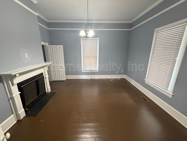 Photo - 412 W Walnut St