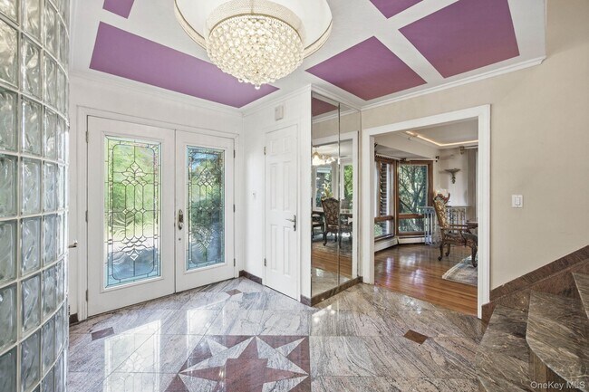 Photo - 1 Bridle Path Dr