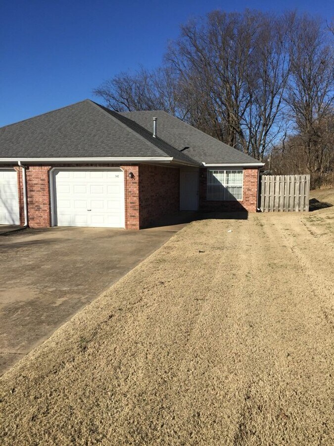 142-144 Northaven - 142-144 Northaven Unit 142 Northaven