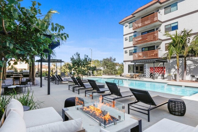 Sepulveda West Apartments