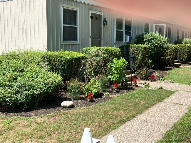 93 Woodin Rd