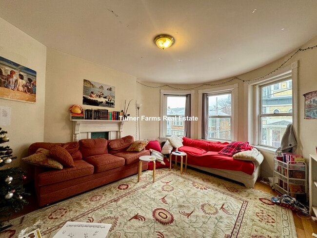 Building Photo - 71 Pontiac St Unit 2