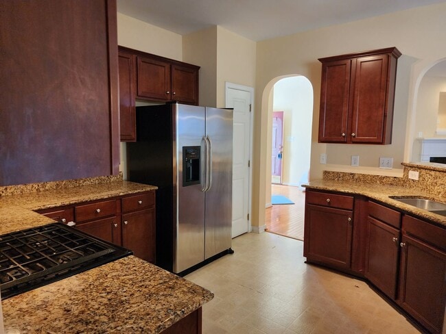 Photo - Beautiful 5 Bedroom Home in Watermill Subdivision!