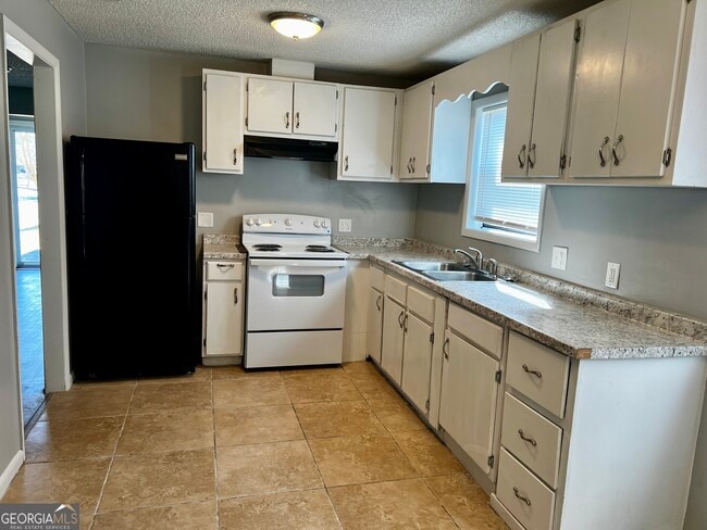 Photo - 10 Crestwood Cir