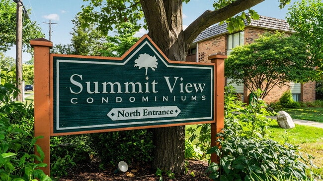 1225 S Maple Rd Unit 105