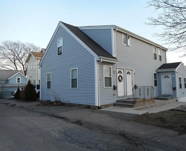 Exterior 2 - 58 Kent St Unit 3