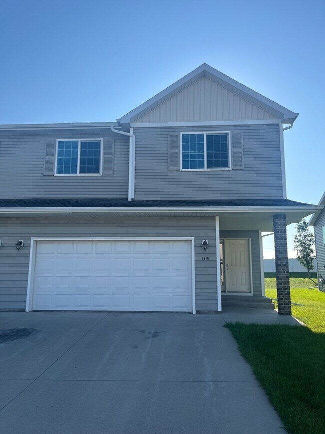 Photo - 3 Bed 3 Bath Twin Home