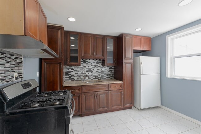 Photo - 341 Lembeck Ave Unidad 1