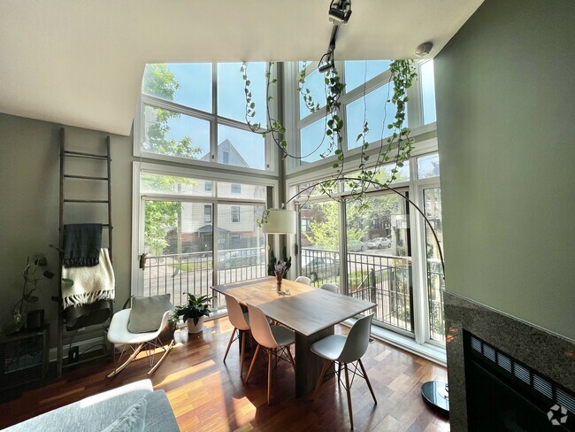 Building Photo - 1700 N Talman Ave Unit 2 Rental