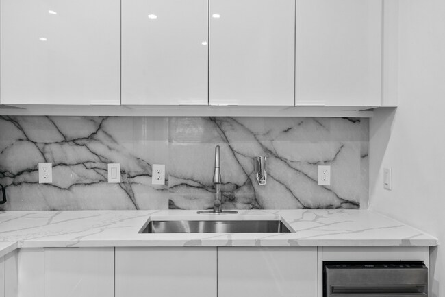 Photo - 935 S Howard Ave