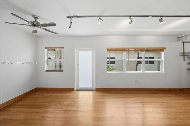 Photo - 1100 Venetian Way Unit 2B