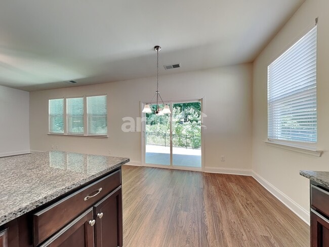 Photo - 2032 Windsor Park Ave