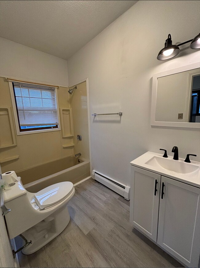 Photo - 141 E High St