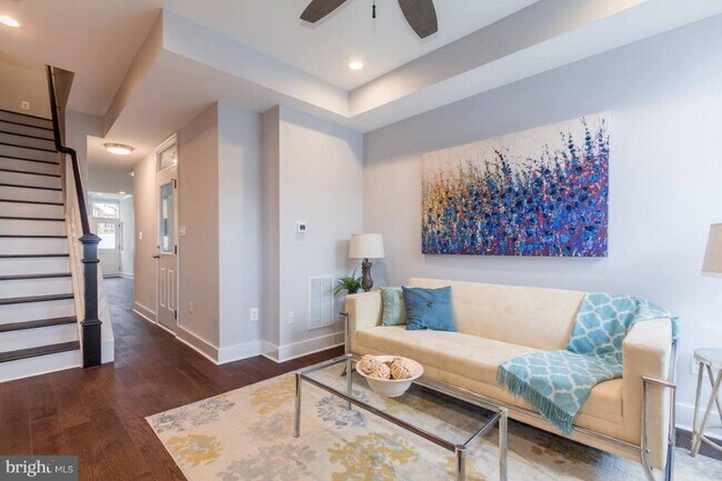 Photo - 9 E Fort Ave