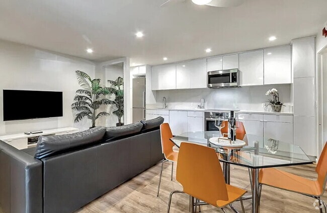 Building Photo - Tech Hub Living! This sleek 1 bed, 1 bath,... Rental