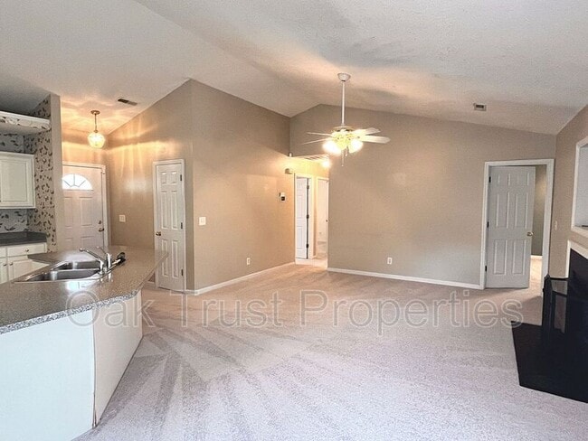 Photo - 144 Paddock Way