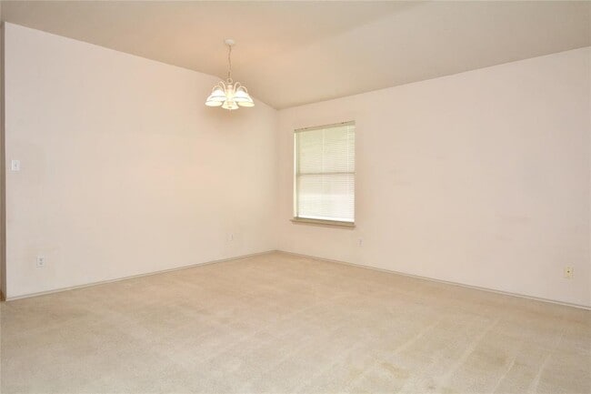 Photo - 718 Settlement St