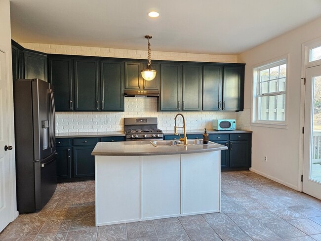 Building Photo - 4361 Grove Field Park NW