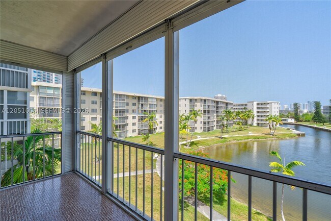 Photo - 2851 Leonard Dr Unit J402