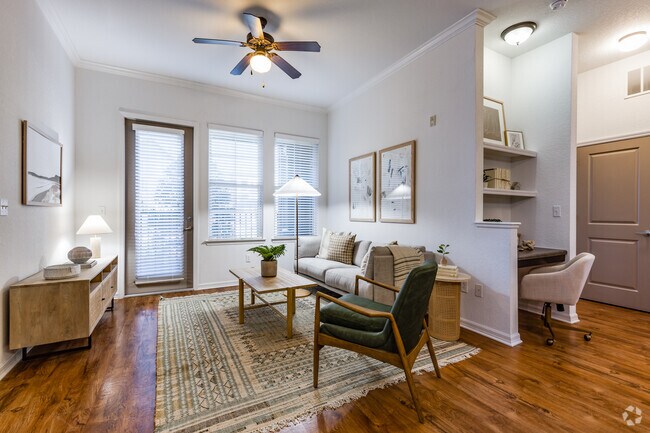 2 BR, 2 BA - 1,088SF