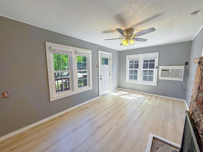 Photo - AVAILABLE NOW 2B/1B Lake View Living in the Heart of Osage Beach