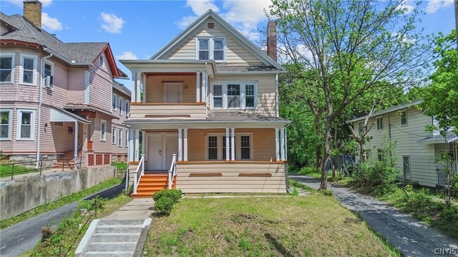 Photo - 944 Bellevue Ave