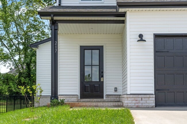 Photo - Gorgeous 3 Bedroom Pet Friendly Home For Rent in Sango Area!