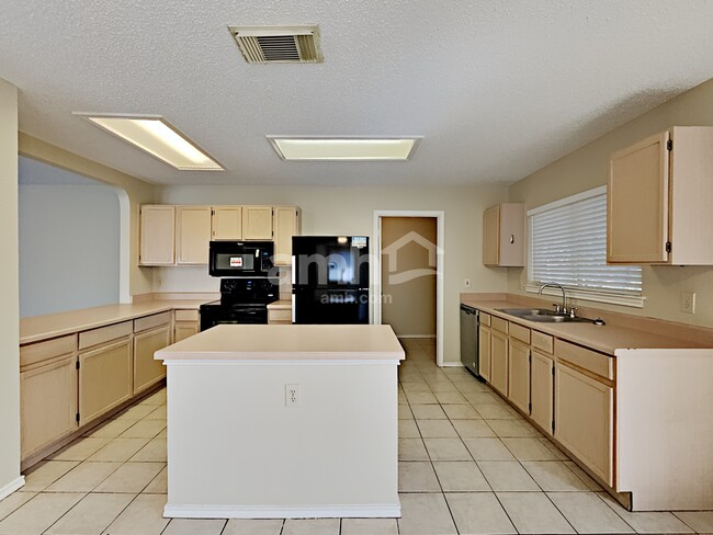 Photo - 6322 Regency Ct