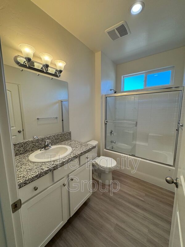 Photo - 4116 E Kaweah Ave