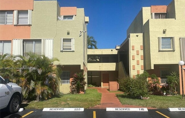 Photo - 9390 W Flagler St Unidad 224C