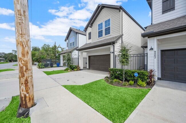 Photo - 8404 Curry Rd