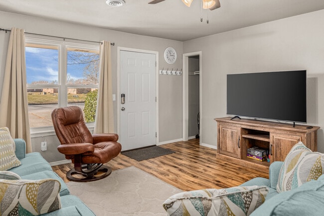 Photo - 1201 N 12th St